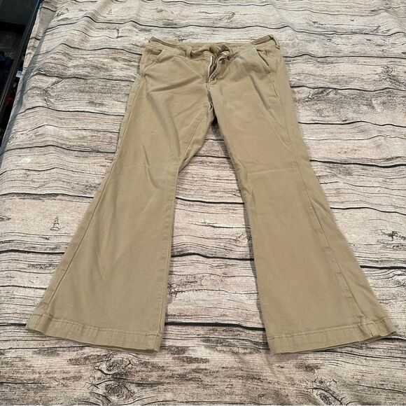 American Eagle Outfitters Kick Boot Khaki Pants Size 8 Extra Short (25” inseam) - Picture 1 of 11